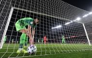 Siovas looked lost in defence and was duly exposed by a rampant Barca attack over the 90 minutes